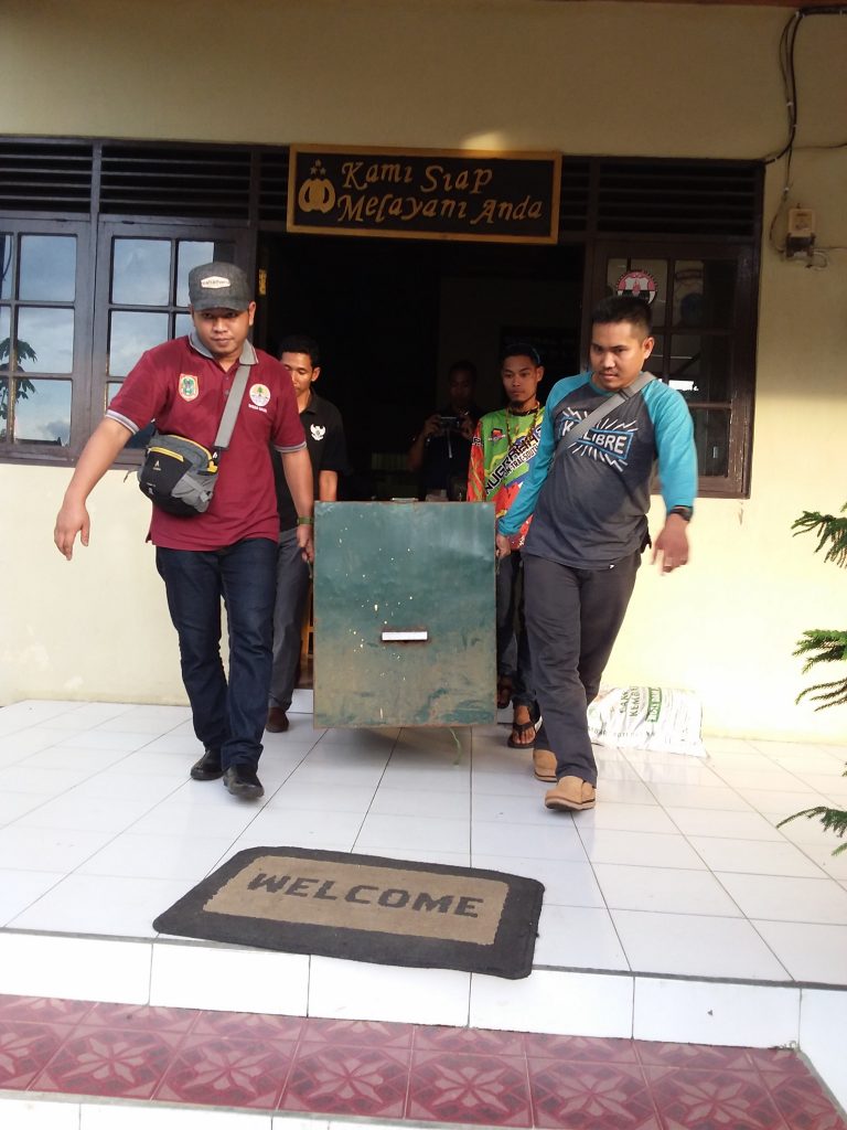 Respon Cepat Tim Satgas Konflik Satwa Liar BKSDA Kalsel Berhasil Evakuasi Beruang Madu